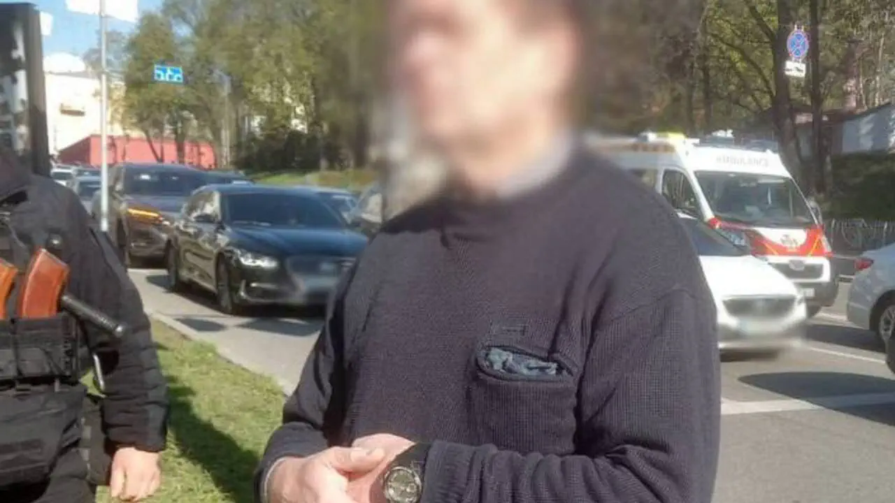 Столичные спецназовцы задержали нарушителя, который с ножом провоцировал конфликты в Киеве