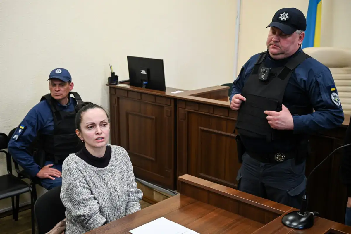 Фото: Михайло Тюнькін, Ґрати