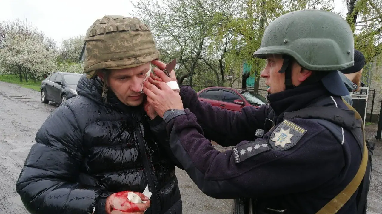 Поліція затримала чоловіка, який підірвав гранату та погрожував підірвати будинок газом