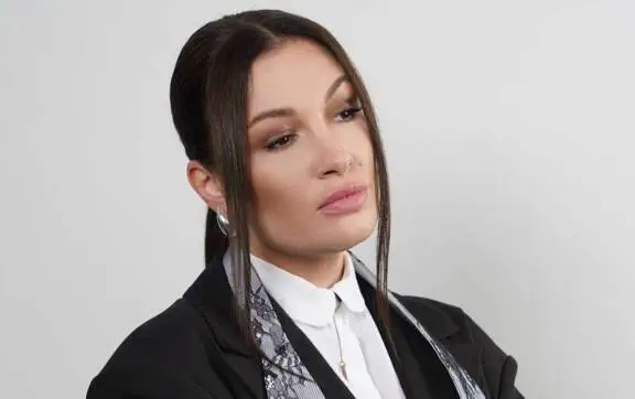 Приходько и «киевский русский» — концерты отменяют, певица не сдается