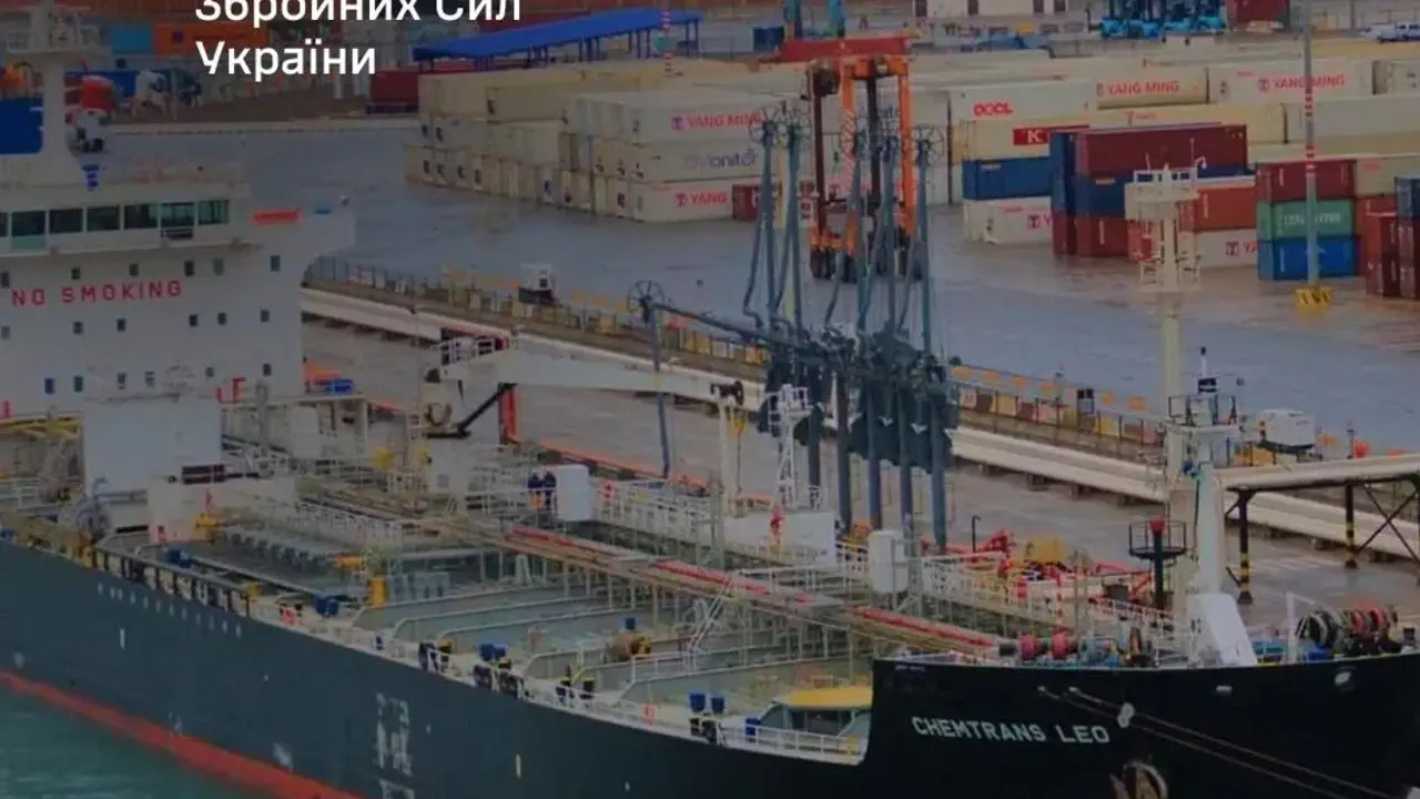 Украина нанесла удары сразу по морю, тылу и ПВО рф: поражён танкер, нефтехаб и десятки целей