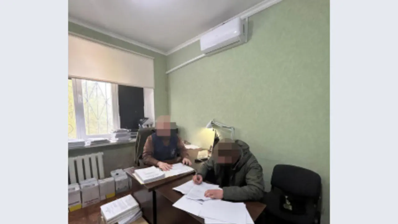 Месть за отказ: в Хмельницкой области военный устроил девушке полчаса ада в блиндаже