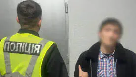 В Киеве мужчина напал на прохожего с газовым баллончиком и отобрал деньги