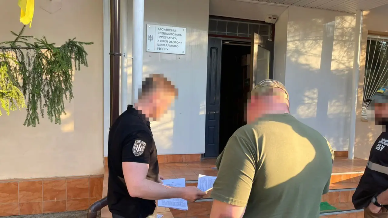 Бизнес на пропусках: командир «прикрывал» подчинённых за 2 миллиона государственных денег