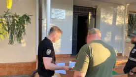 Бізнес на пропусках: командир «прикривав» підлеглих за 2 мільйони державних грошей