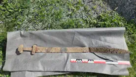 В Норвегии 6-летний мальчик во время прогулки нашёл меч возрастом 1300 лет