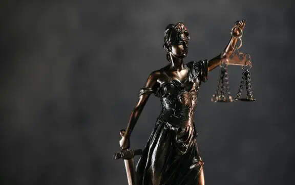 Суд отклонил иск ИТ-менеджера, который хотел забирать детей из школы во время перерыва на кофе