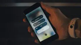 Вместо Spotify и YouTube: как запустить встроенный таймер сна и белый шум на iOS