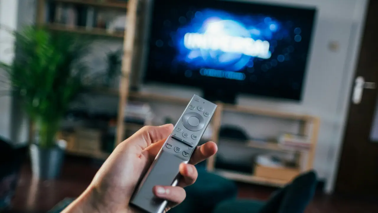 10 лёгких сериалов, после которых хочется в путешествие и влюбиться 