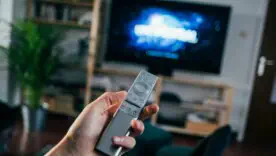 10 лёгких сериалов, после которых хочется в путешествие и влюбиться 
