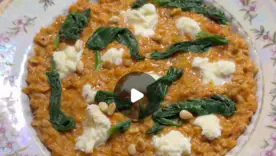 Соленая овсянка с сыром, томатами, грибами и беконом: рецепты от известного блогера