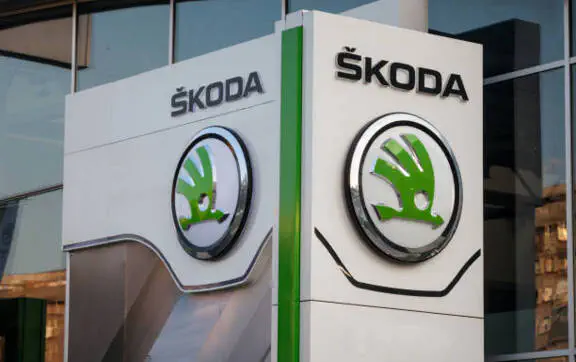 Новий електричний флагман: Škoda показала дизайн свого найбільшого 7-місного кросовера Peaq