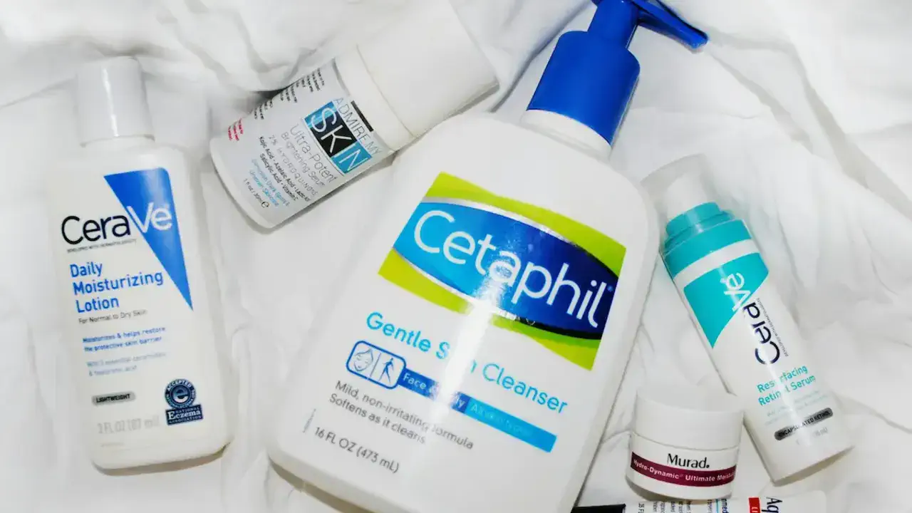 Скандал вокруг CeraVe: действительно ли средства от акне вызывают рак