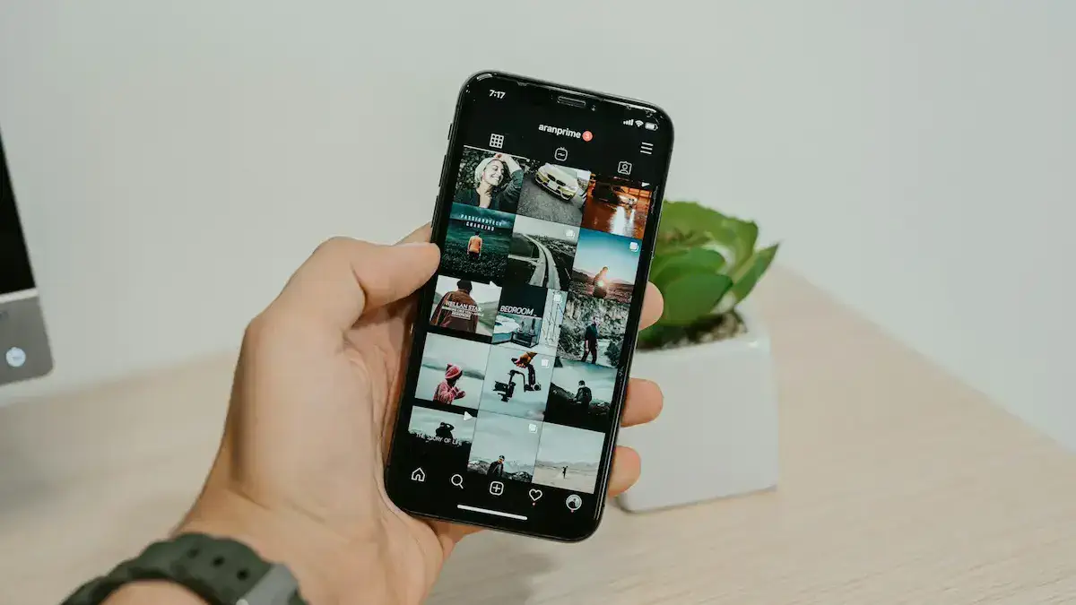 В Instagram з'явилося ручне керування сіткою профілю: як це працює