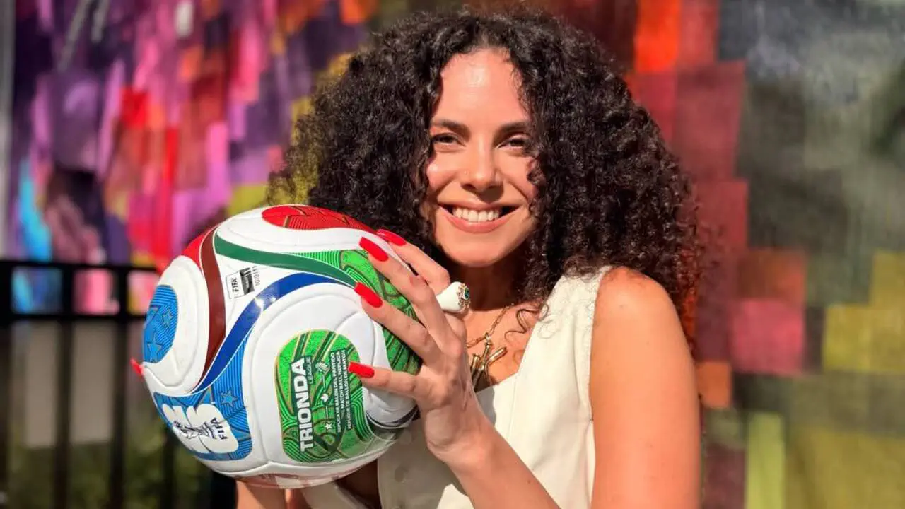 Український голос у "Camisa 10": Настя Каменських заспівала для альбому Роналдінью