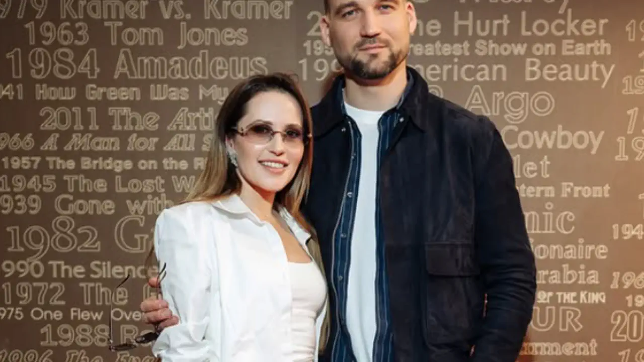 Денисенко засвітилася в Карпатах із донькою Савранського, яка не одразу прийняла акторку