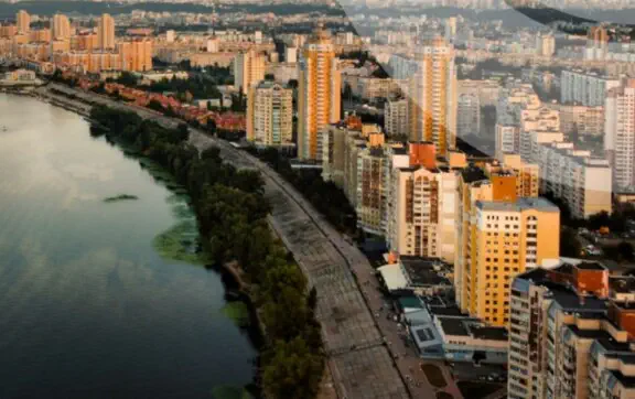 Наслідки стихії: столиця йде під воду, а на Київщині помітили торнадо