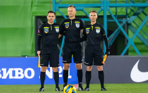 Рот на замок? Клуби УПЛ можуть відмовитися від публічної критики арбітрів