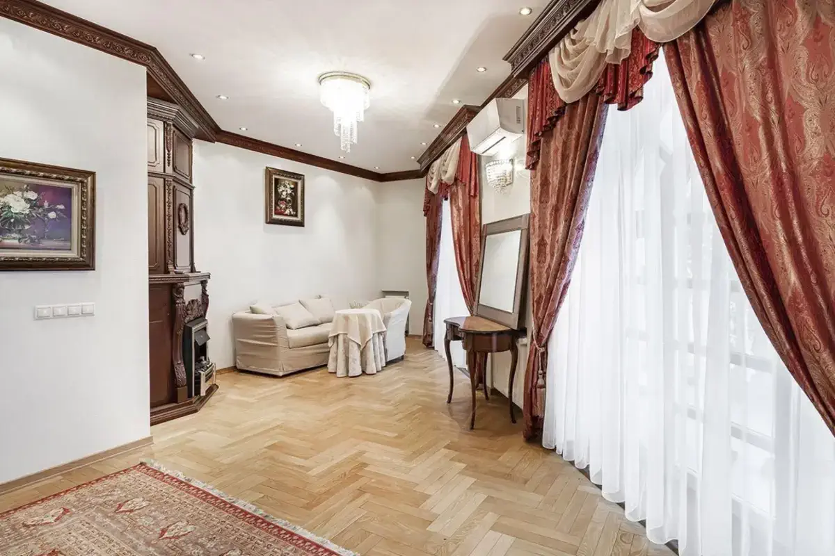 Впечатляющие масштабы и планировка дома