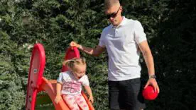 Артем Довбик з донькою