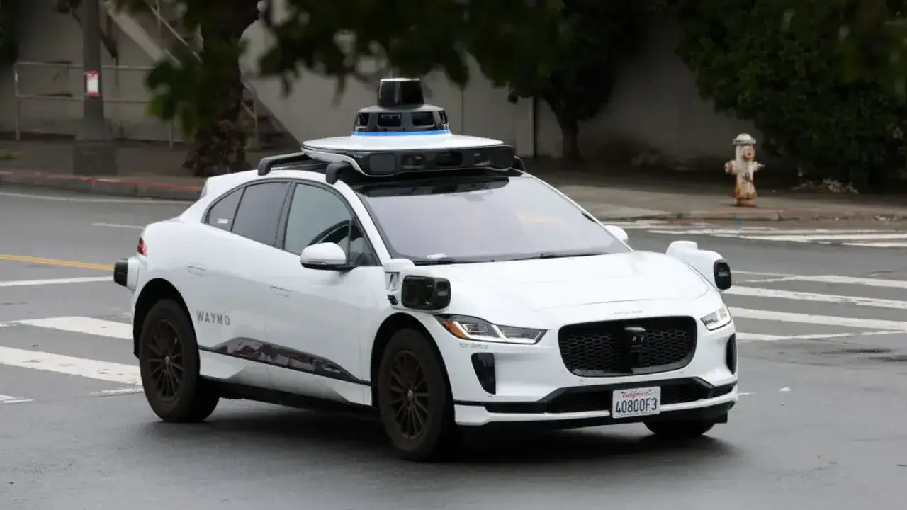 Ошибка в приоритетах безопасности: Waymo ограничила движение своих беспилотников на автомагистралях 