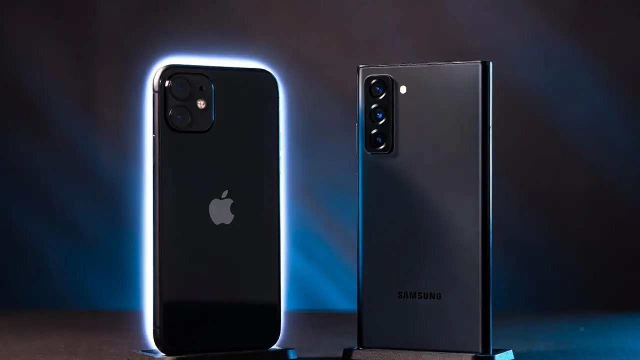 Експерти назвали головний фактор, що визначає довговічність iPhone та Samsung