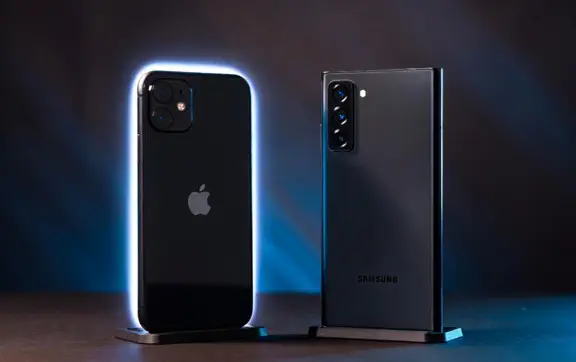 Експерти назвали головний фактор, що визначає довговічність iPhone та Samsung