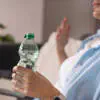 Скільки води потрібно в день та що краще пити перед сном