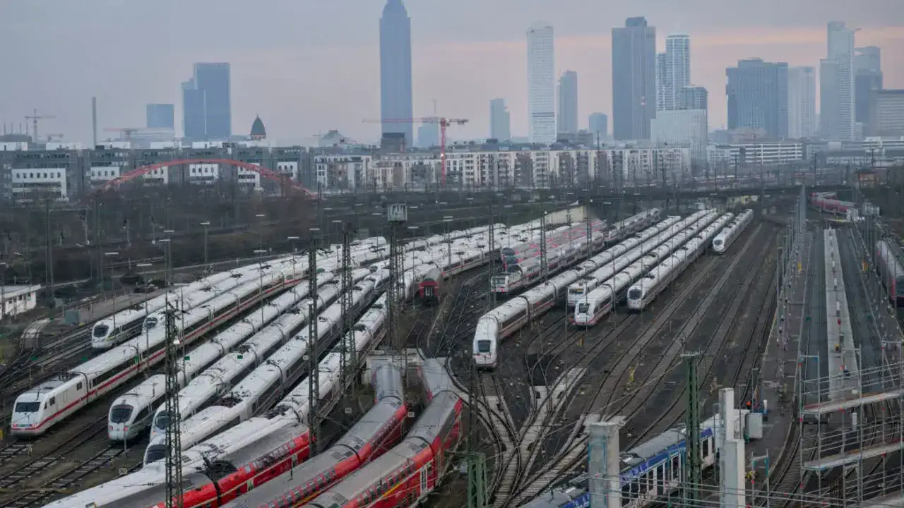 Цена устаревшего 2G: сбой одной сети парализовал железную дорогу Германии