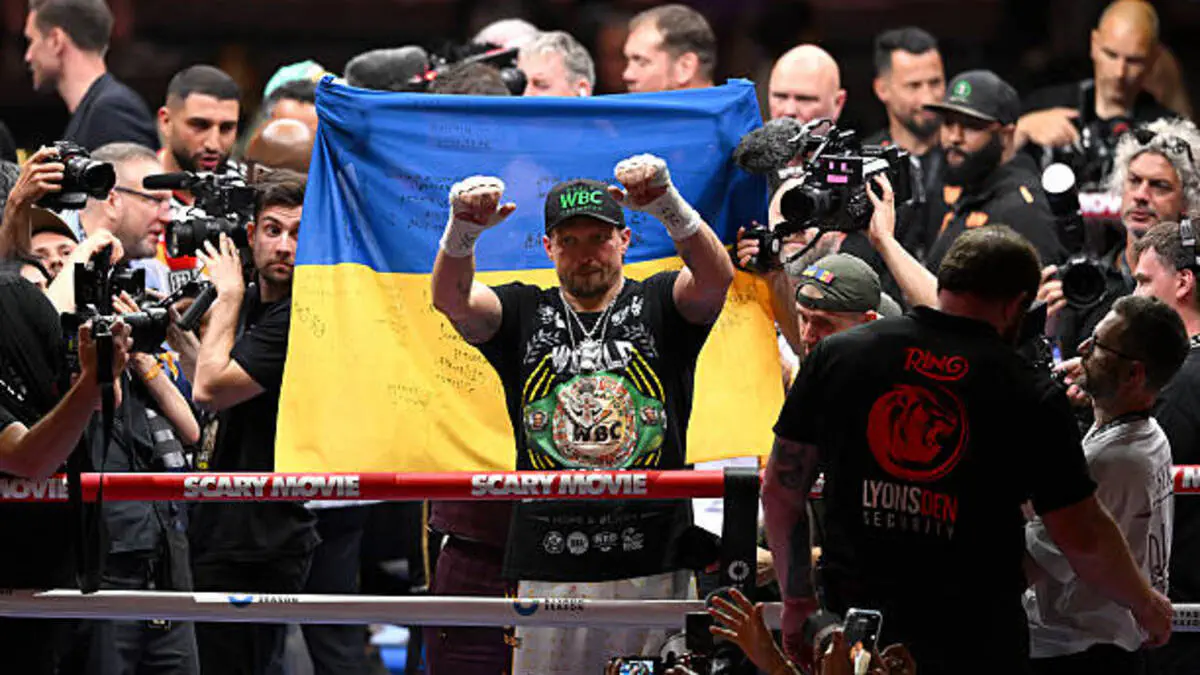 Усик несподівано відмовився від усіх чемпіонських поясів: українець зробив гучну заяву