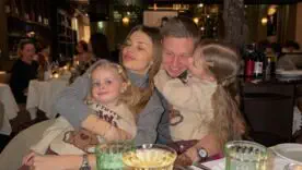Александр Зинченко с женой и дочками