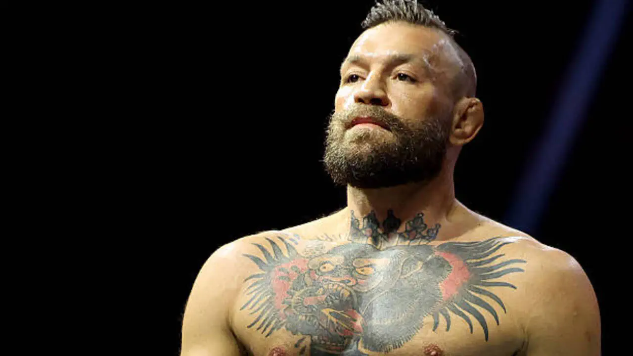 Макгрегор вернулся в UFC и проиграл за минуту: Холлоуэй взял реванш