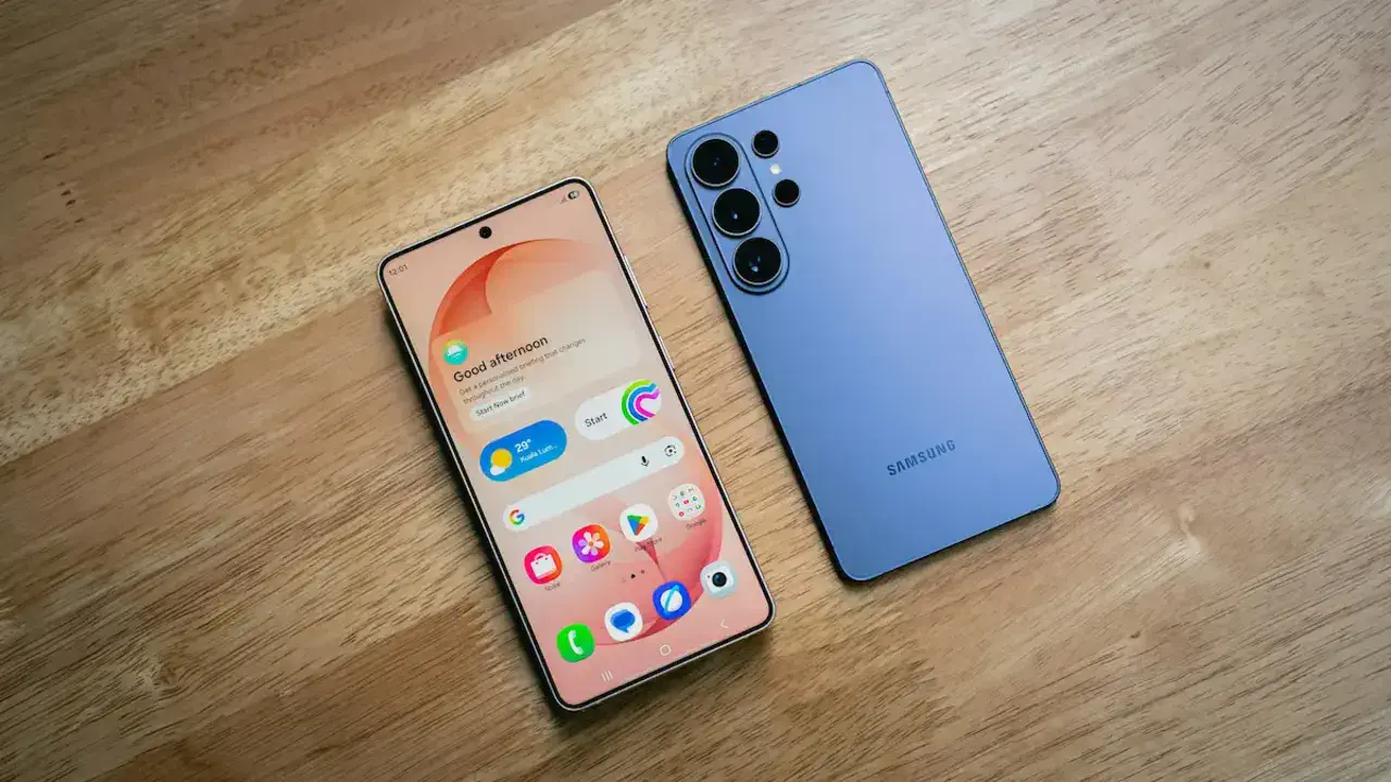 Рынок смартфонов катится ко дну, но не для всех: Samsung возглавил мировой топ благодаря Galaxy S26