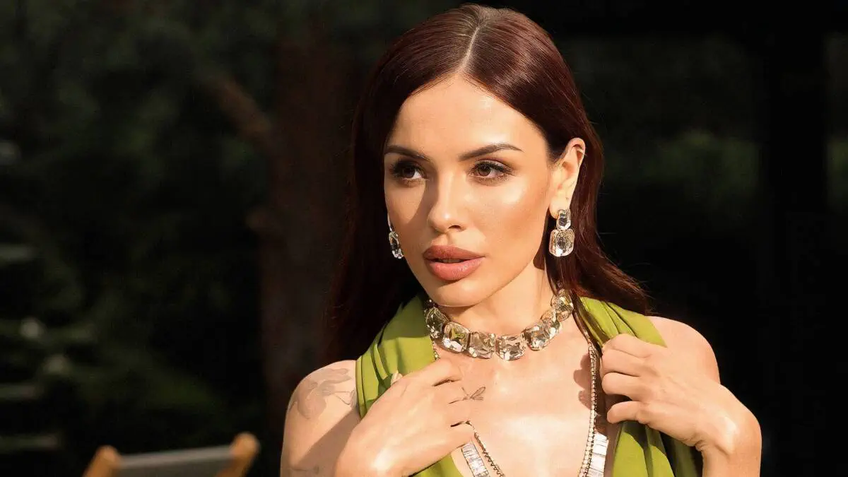Літній вайб та R&B: MamaRika випустила новий сингл і стильний кліп