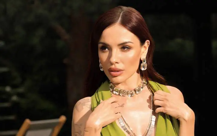 Літній вайб та R&B: MamaRika випустила новий сингл і стильний кліп