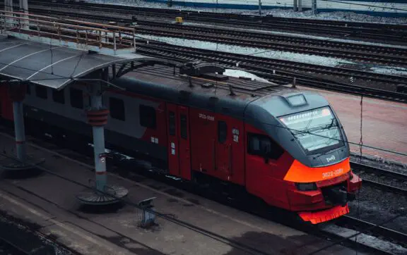 Нова вартість проїзду в міській електричці Києва та запровадження проїзних абонементів