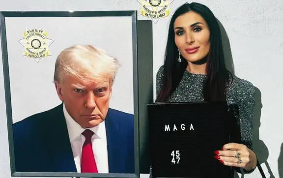 Лора Лумер приехала в Киев: как скандальная соратница Трампа встала на сторону Украины