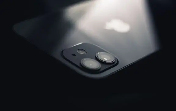iPhone Fold с двумя батареями: что нашли в коде iOS 27 beta