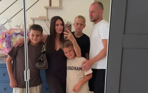 Роман Безус з родиною