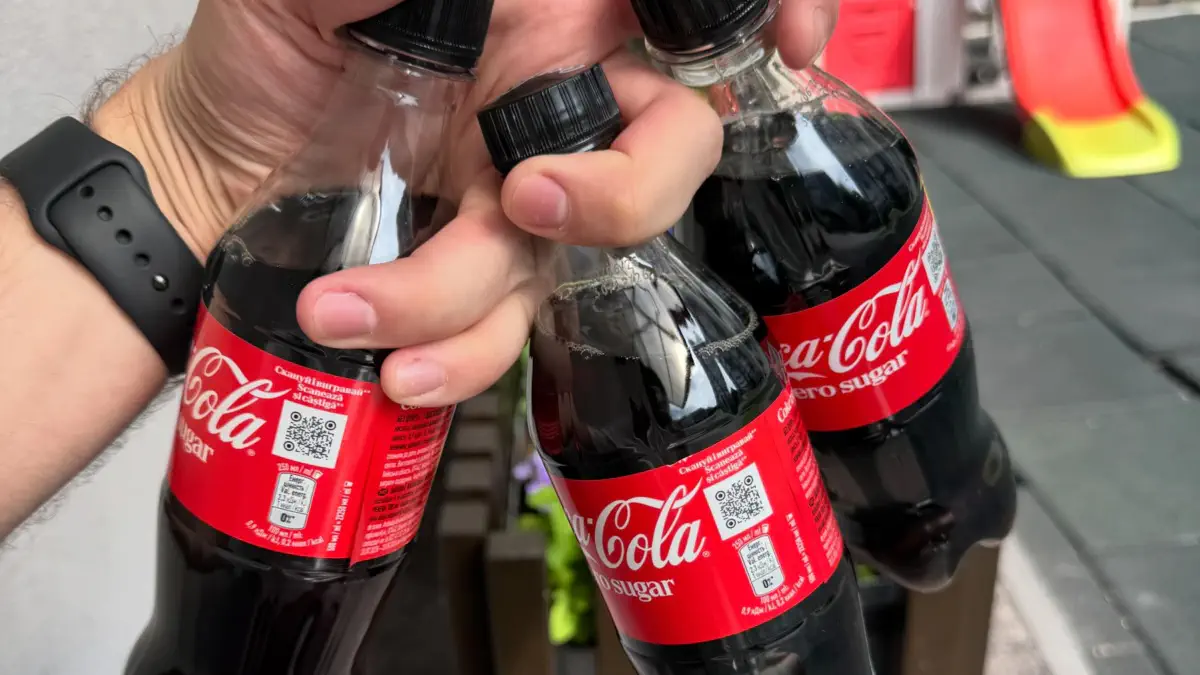Купив колу — виграв обід: нова акція від Coca-Cola повертає вайб 2000-х