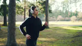 Музыка под ваш темп и пульс: Spotify представил умный режим для пробежек