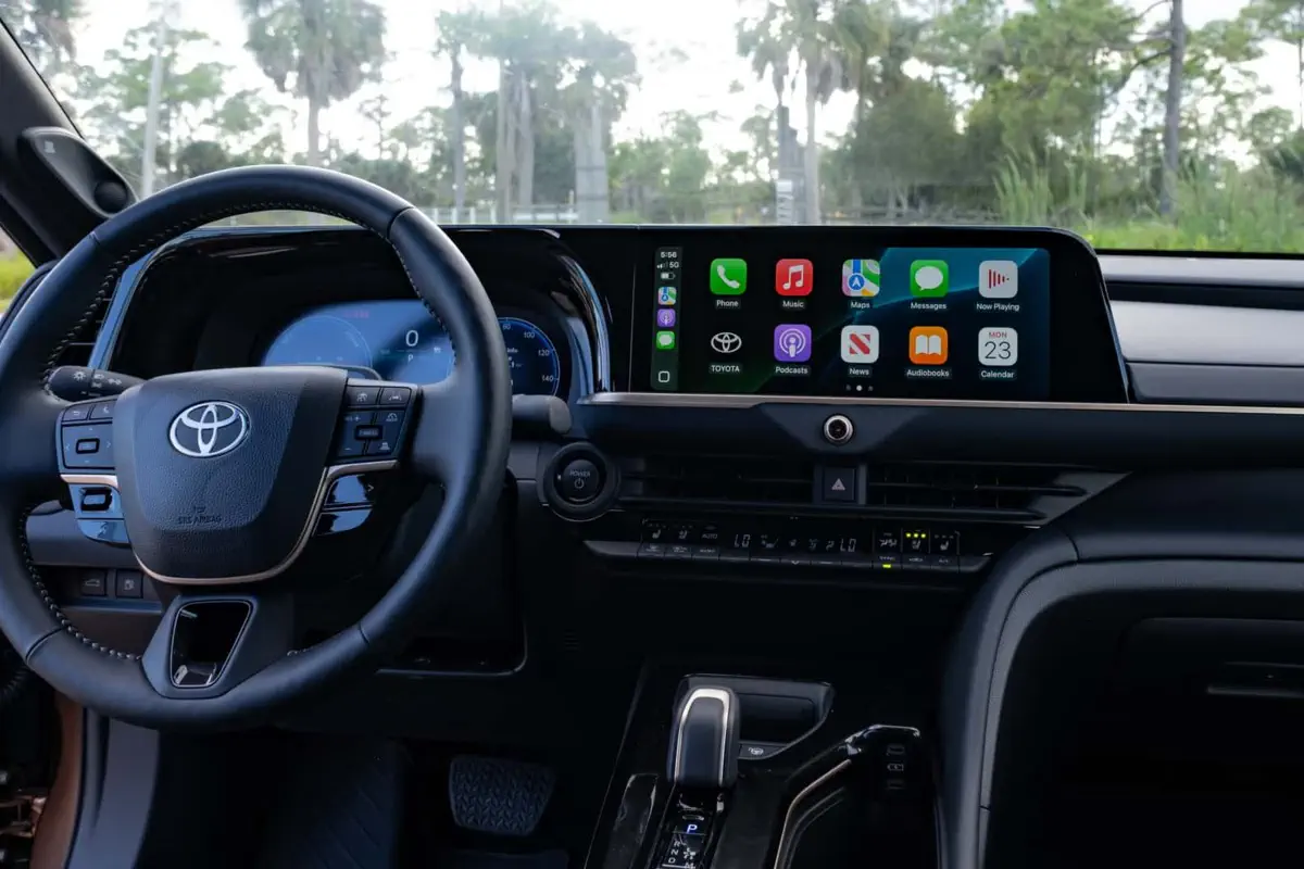 Секретний екран у Toyota: як отримати доступ та навіщо він