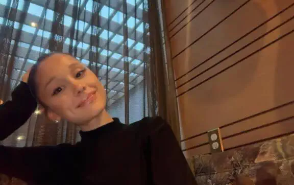 Певица Ариана Гранде уходит со сцены: жестокий буллинг в сети сломал звезду