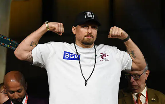 Сенсация в рейтинге WBO! Усика неожиданно вернули в топ сверхтяжелого веса