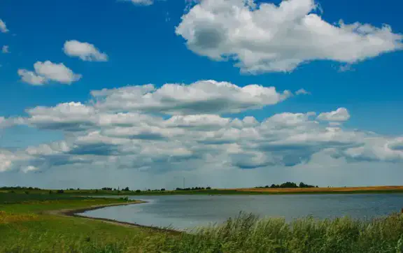 Україну накриє аномальна спека до +38°: де очікувати на рятівні грози 3 серпня