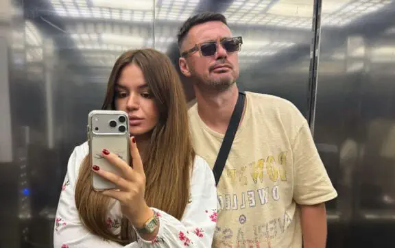 Артём Милевский с любимой