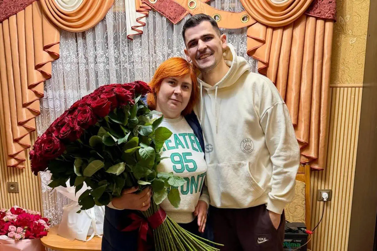 Неожиданный дебют: мама блогера Николаса Кармы покоряет Instagram