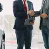 Покупка авто в автосалоне: какие документы требовать, чтобы избежать проблем с регистрацией
