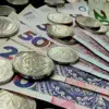 Гроші до Дня Незалежності України: кому нарахують автоматично, а кому потрібно подати заяву