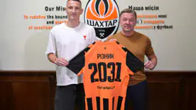 Официально. Шахтер продлил контракт с лучшим игроком команды